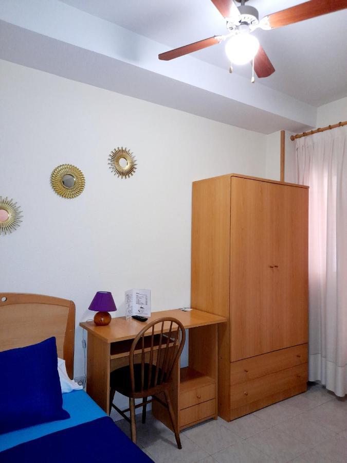 Hostal Dona Maria Valdemoro Luaran gambar